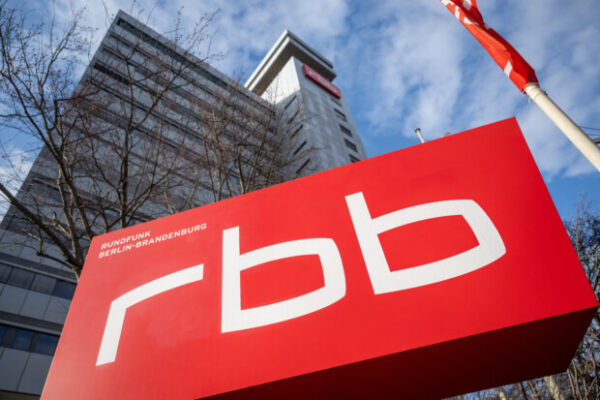 Geld vom Pleitesender: RBB Kämpft sich durch Finanzschwierigkeiten und Skandale