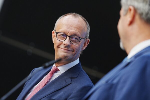 Titel: Friedrich Merz‘ politische Zukunft in Zweifel gezogen
