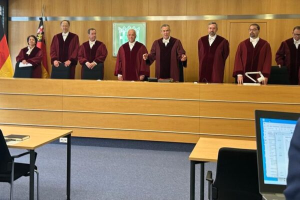 Titel: Verfassungsgerichtshof Rheinland-Pfalz entscheidet für parteipolitische Diffamierung der AfD