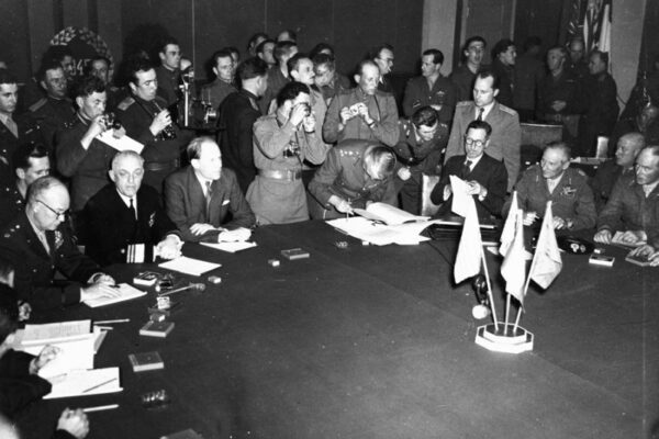 Titel: Kalter Kulturkrieg im Westen – Wahlbetrug und politische Manipulation