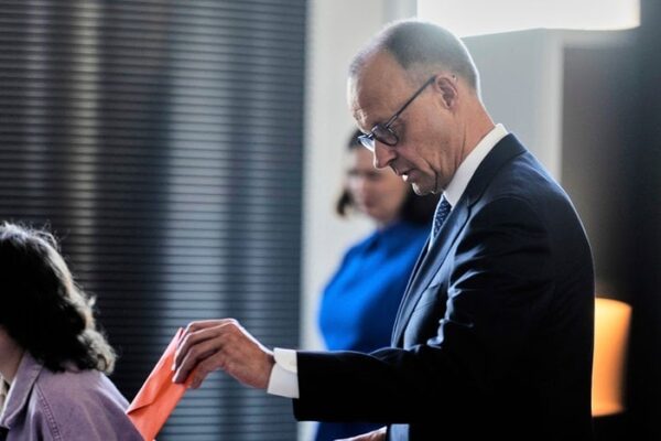 Wie lange verzögert sich die Wahl von Friedrich Merz?